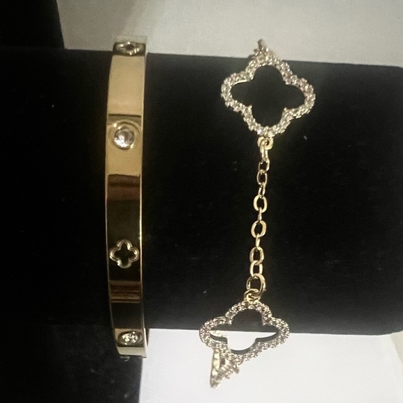 🔥🔥🆕2pc Gold Stainless Steel Elegant Four Leaf Clover Bracelet Set - Picture 4 of 5